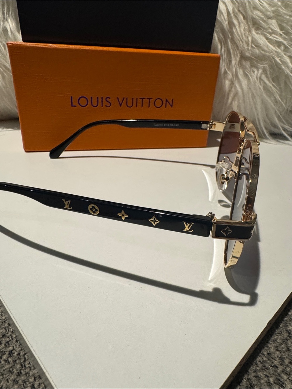 Louis Vuitton Gold Frame Sunglasses with Dark Gray Lenses and Black Temples - Picture 2 of 8